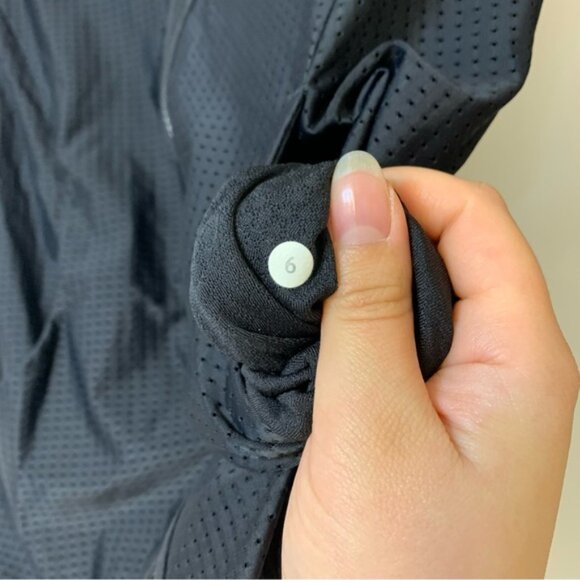 Lululemon Find Your Bliss Jacket Black / Heathered Black Reversible Size 6 - Picture 6 of 11